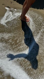 Ilary Blasi feet photo thumbnail