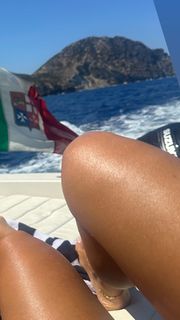 Ilary Blasi feet photo thumbnail