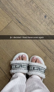 Corinna Kopf feet photo thumbnail