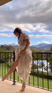 Haley Lu Richardson feet photo 3