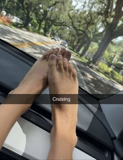 Scarlet Vas feet photo thumbnail