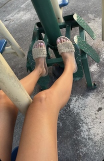 Scarlet Vas feet photo thumbnail