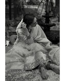 Aditi Rao Hydari feet photo thumbnail