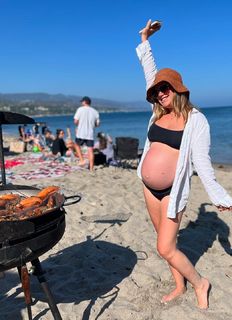 Ashley Tisdale feet photo thumbnail