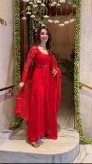 Kiara Advani feet photo thumbnail