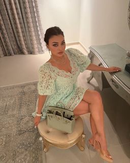 Haifa Wehbe feet photo thumbnail