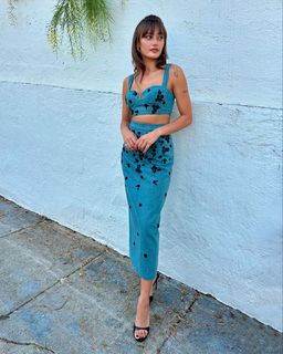 Ella Purnell feet photo thumbnail