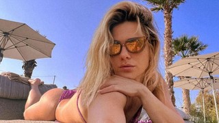 Carolina Dieckmann feet photo thumbnail