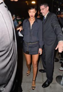 Rihanna feet photo thumbnail