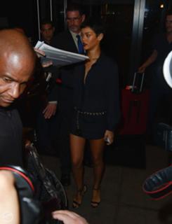 Rihanna feet photo thumbnail