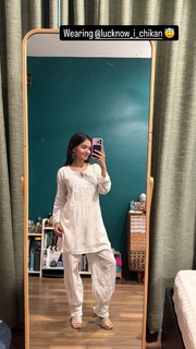 Anushka Sen feet photo thumbnail