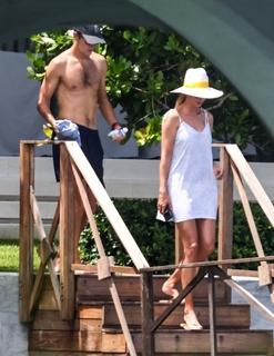 Ivanka Trump feet photo thumbnail
