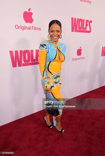 Christina Milian feet photo thumbnail