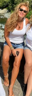 Pinar Altug feet photo thumbnail