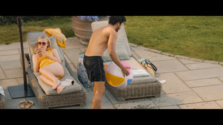 Dakota Fanning feet photo thumbnail