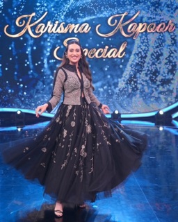 Karisma Kapoor feet photo thumbnail