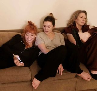 Elizabeth Olsen feet photo thumbnail
