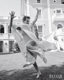 Sharon Stone feet photo thumbnail