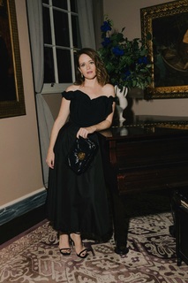 Claire Foy feet photo 5