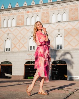 Nicole Neumann feet photo thumbnail