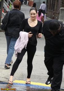 Katharine McPhee feet photo thumbnail