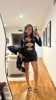 Natalie Noel Mariduena feet photo thumbnail