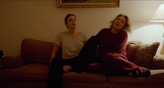 Elizabeth Olsen feet photo thumbnail