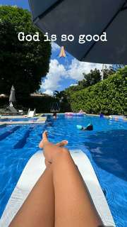 Julieanna Marie Goddard feet photo thumbnail