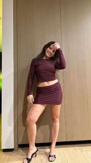 Natalie Noel Mariduena feet photo thumbnail