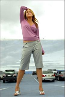 Lindsay Lohan feet photo thumbnail