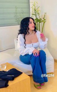 Haifa Wehbe feet photo thumbnail