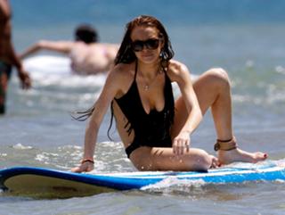 Lindsay Lohan feet photo thumbnail