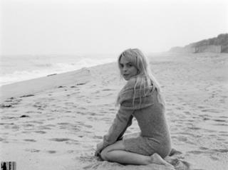 Lindsay Lohan feet photo thumbnail