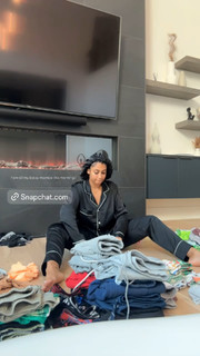 Queen Naija feet photo thumbnail