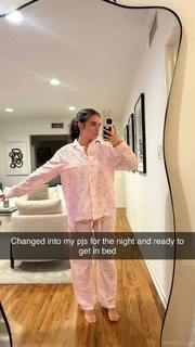 Natalie Noel Mariduena feet photo thumbnail