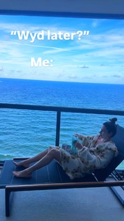 Jen Selter feet photo thumbnail