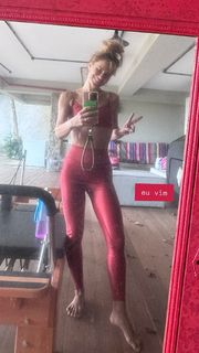 Carolina Dieckmann feet photo thumbnail