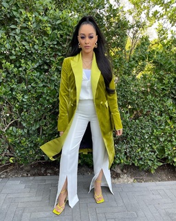 Tia Mowry feet photo thumbnail