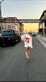 Katie Sigmond feet photo thumbnail