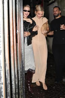 Kendall Jenner feet photo thumbnail