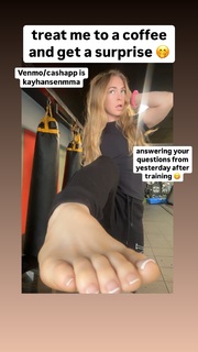 Kay Hansen feet photo thumbnail