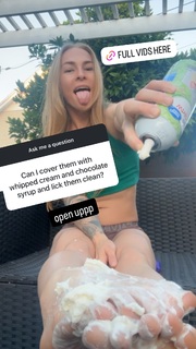 Kay Hansen feet photo thumbnail