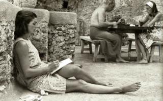Jacqueline Kennedy feet photo 4