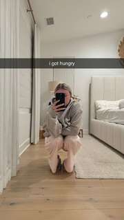Katie Sigmond feet photo thumbnail