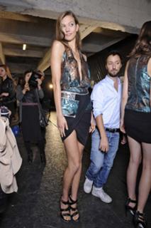 Karlie Kloss feet photo thumbnail