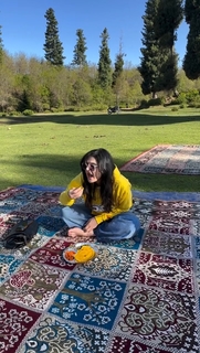 Zareen Khan feet photo thumbnail