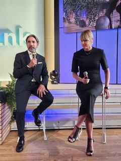 Federica Pellegrini feet photo thumbnail