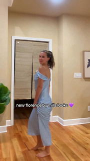 Millie Bobby Brown feet photo thumbnail