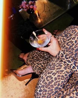 Alessandra Ambrosio feet photo thumbnail
