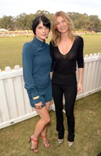 Selma Blair feet photo thumbnail